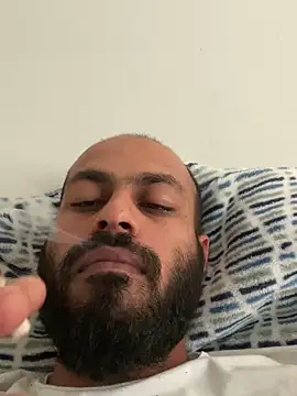 Snapshot of islandvybee55 chatting on March 22, 9:53 pm islandvybee55 online show from March 22, 9:53 pm