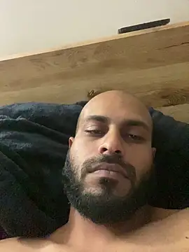 islandvybee55 online show from March 15, 1:24 am