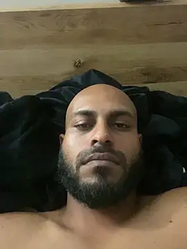 islandvybee55 online show from March 9, 9:31 pm