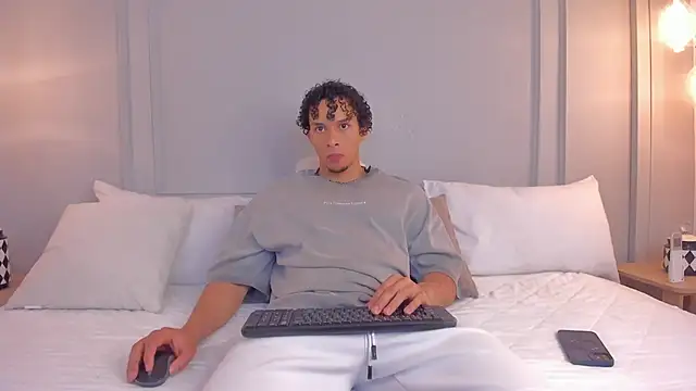 Dominick star online show from December 2, 4:26 am