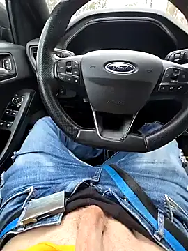 Titanhoott online show from December 20, 1:33 pm