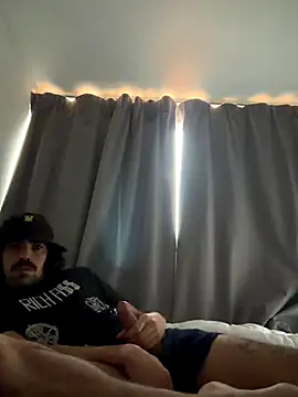 wolfwhite95 online show from November 11, 1:38 pm