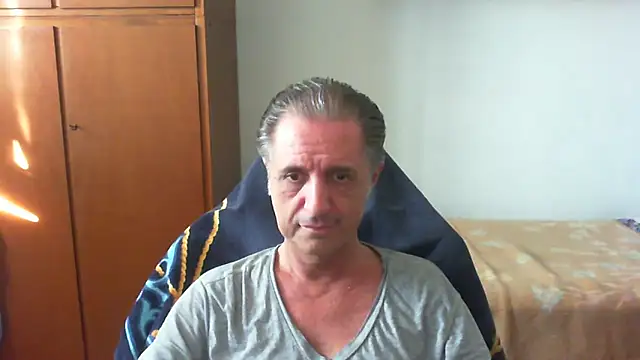lliuk70mi online show from May 23, 5:29 pm