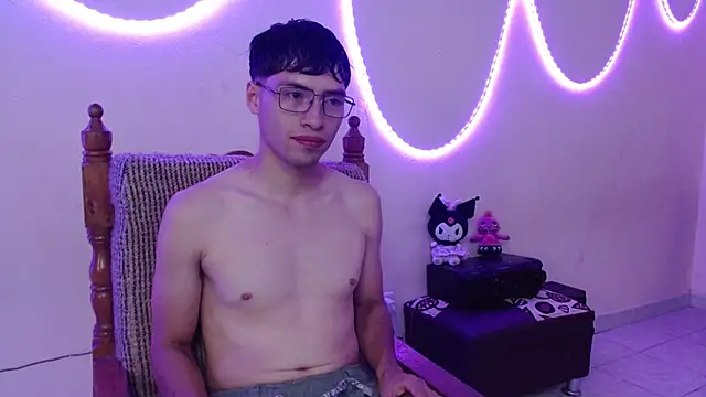 Snapshot of nolanjay_ chatting on February 18, 3:32 pm nolanjay online show from February 18, 3:32 pm