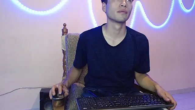 Snapshot of nolanjay_ chatting on March 11, 8:42 pm nolanjay online show from March 11, 8:42 pm