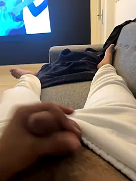 Snapshot of qRoqs chatting on October 9, 10:25 pm qRoqs online show from October 9, 10:25 pm