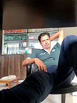 Snapshot of Raj1043 chatting on October 29, 6:49 am Raj1043 online show from October 29, 6:49 am