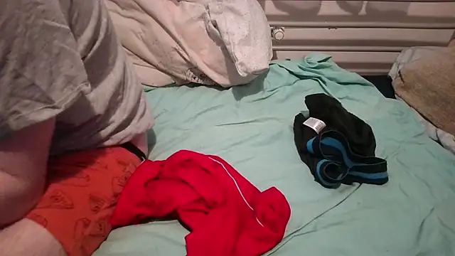 krissraw online show from December 9, 8:18 pm