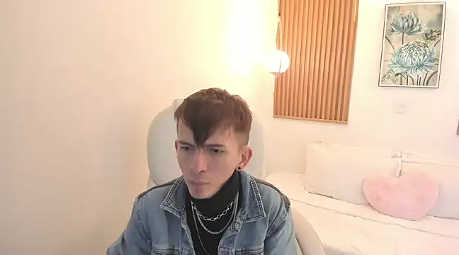 smallgiant27 online show from March 16, 7:48 am