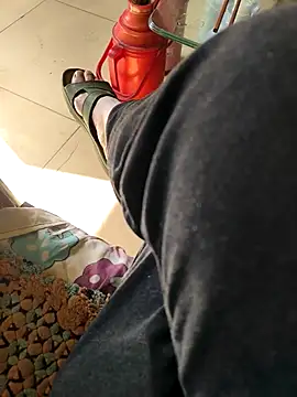 huzi518 online show from February 16, 5:04 am