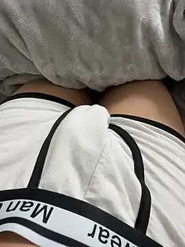 toooom845 online show from December 13, 7:10 pm