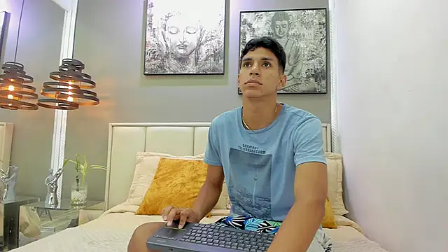 kieran derek online show from October 24, 4:03 am