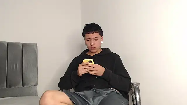 alex-lover online show from October 27, 12:35 am