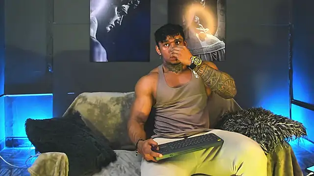 bradley smith online show from February 13, 9:20 pm