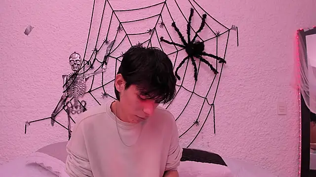 alexandersawyer online show from October 22, 4:49 am