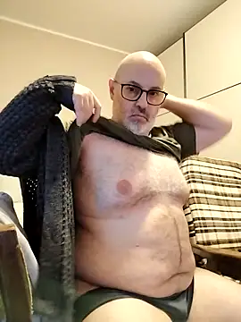 Snapshot of fatbaronetto chatting on October 30, 8:32 pm fatbaronetto online show from October 30, 8:32 pm