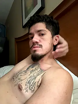 Cesarreyes97 online show from November 12, 6:13 pm