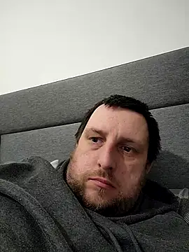 HE-M123 online show from April 18, 9:25 pm