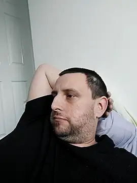 HE-M123 online show from October 8, 4:44 pm