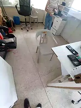 Hlanduro online show from March 19, 7:27 pm