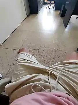 Hlanduro online show from February 22, 7:10 pm