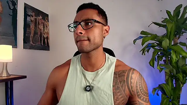 LiamGarcia1 online show from April 6, 2:18 pm