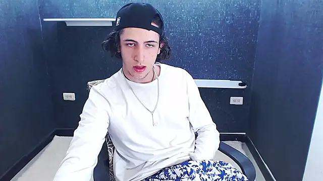 Kerverr  online show from January 9, 10:59 pm