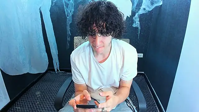 Kerverr  online show from October 27, 2:52 pm