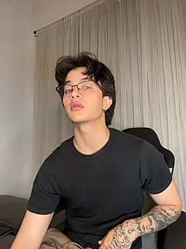 ajordanR online show from April 18, 1:51 am