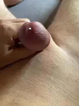 Snapshot of Madboyforever chatting on March 14, 8:32 am Madboyforever online show from March 14, 8:32 am