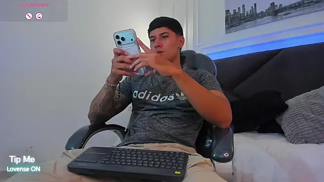 Damian23   online show from February 2, 1:30 pm