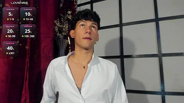 Snapshot of Alexx_tc chatting on December 4, 4:32 am Alexx tc online show from December 4, 4:32 am