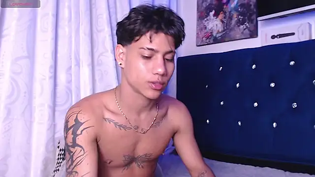 Sexys Boys Hot1 online show from December 2, 4:15 am