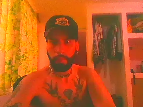 Snapshot of Diilanhott chatting on February 6, 2:26 pm Diilanhott online show from February 6, 2:26 pm