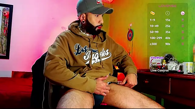 Snapshot of Diilanhott chatting on February 23, 9:17 am Diilanhott online show from February 23, 9:17 am