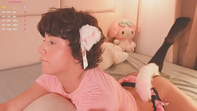 SweetHanson online show from March 4, 7:43 pm