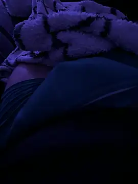 unconnudu21000 online show from December 8, 5:07 am