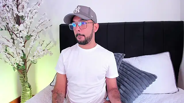  PauloDaSilva  online show from March 26, 1:04 pm