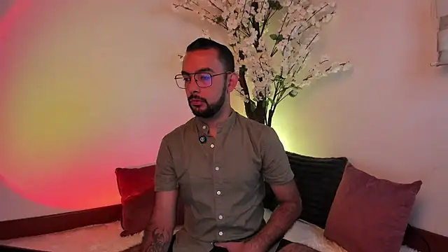  PauloDaSilva  online show from March 22, 11:04 am