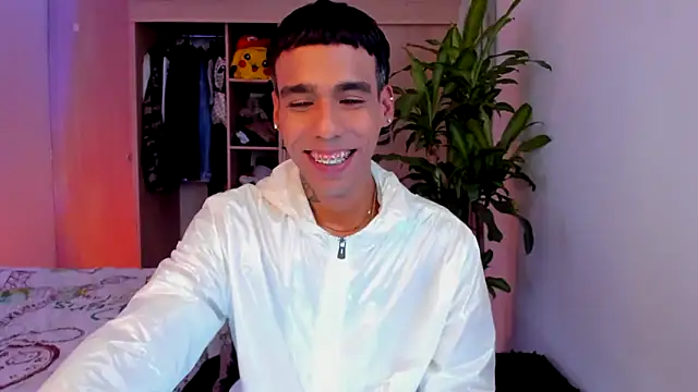 aldrinwhite online show from December 14, 7:54 pm