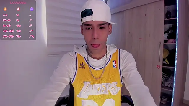 aldrinwhite online show from March 3, 1:59 pm