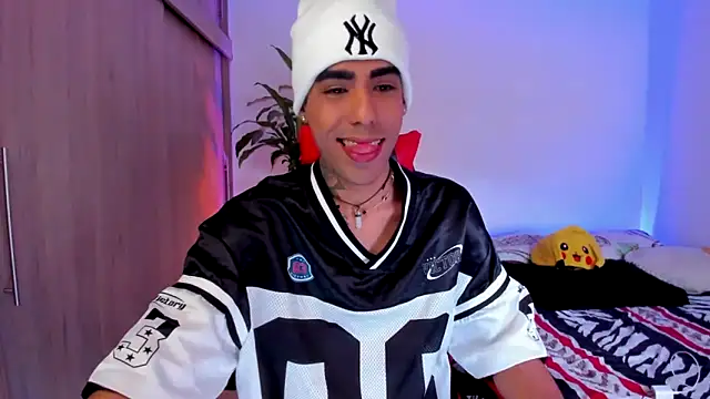 aldrinwhite online show from March 5, 5:53 pm