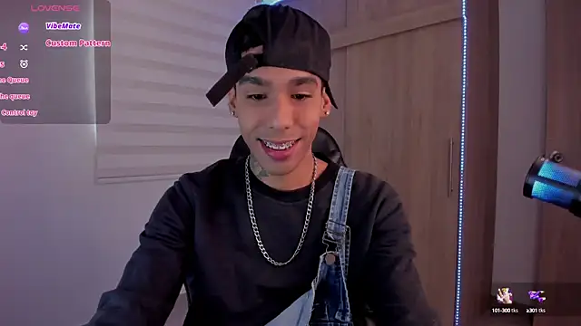 aldrinwhite online show from January 22, 2:56 pm