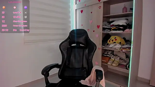 aldrinwhite online show from February 13, 3:14 pm