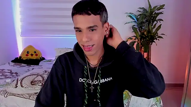 aldrinwhite online show from October 21, 6:00 pm