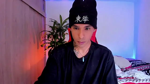 aldrinwhite online show from April 18, 7:58 pm