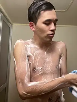 Snapshot of ryusei18570 chatting on March 18, 12:39 pm ryusei18570 online show from March 18, 12:39 pm