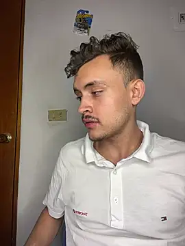 Desmon Clark online show from April 24, 11:07 pm