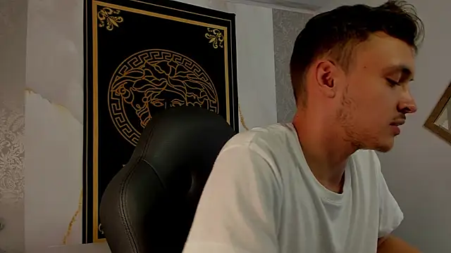 Desmon Clark online show from March 2, 2:40 am