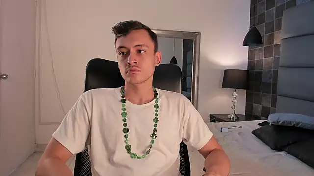 Desmon Clark online show from March 17, 9:13 pm